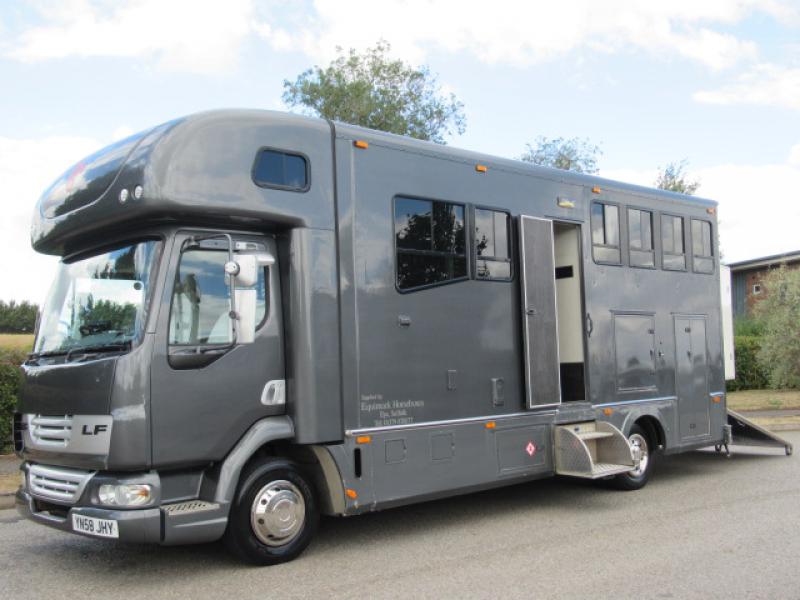22-230-2008 DAF LF 170 7.5 Ton Coach built by Ashbrook coach builders. Stalled for 3 with smart luxurious living with electric slide out.. STUNNING 7.5 Ton Horsebox!